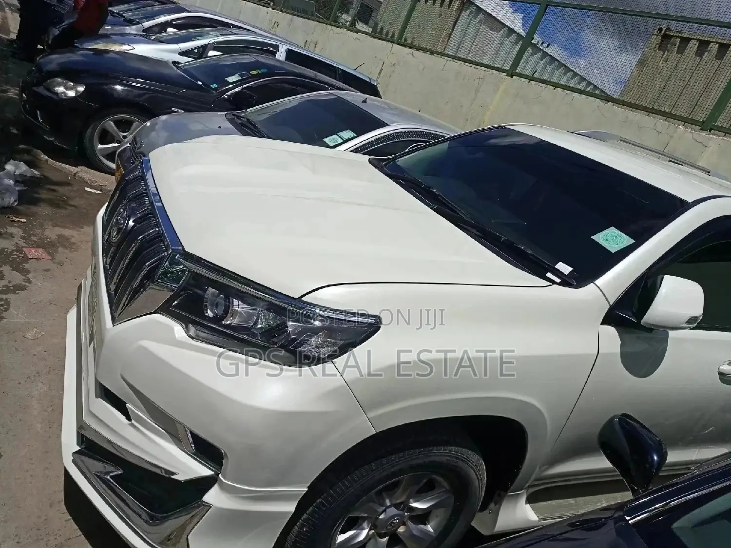 Toyota Land Cruiser 2016 4.0 V6 GXR White