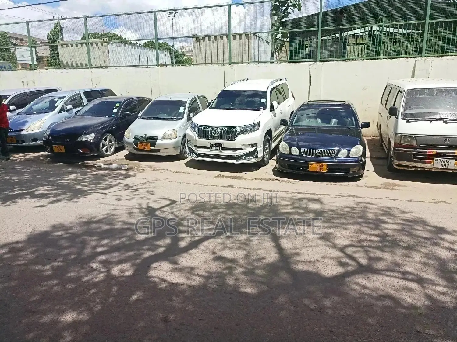 Toyota Land Cruiser 2016 4.0 V6 GXR White