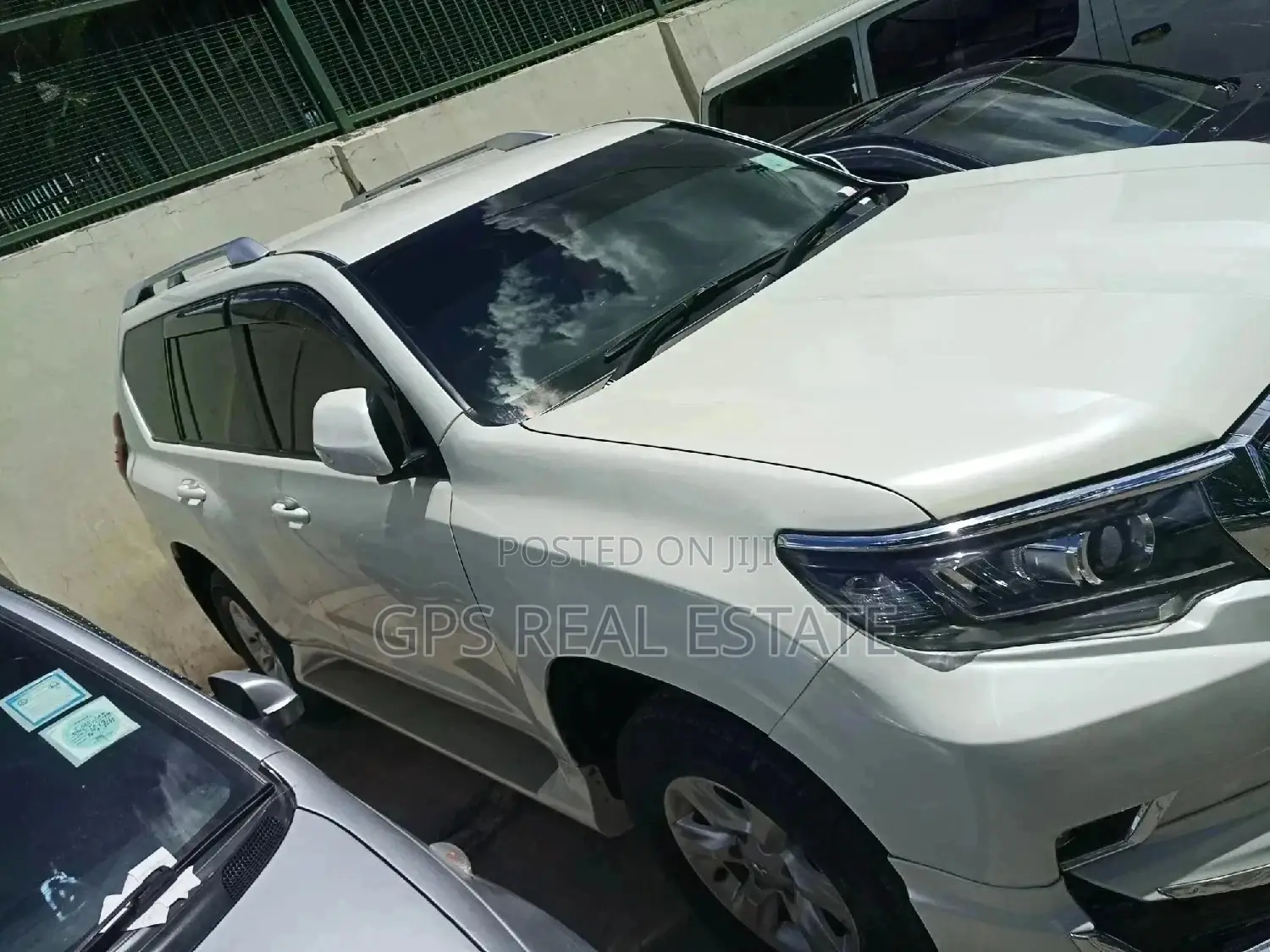 Toyota Land Cruiser 2016 4.0 V6 GXR White