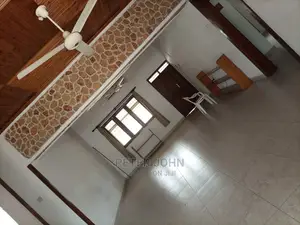 4bedrooms,Livingroom,Dinning,Kitchen,Master Public Toilet's