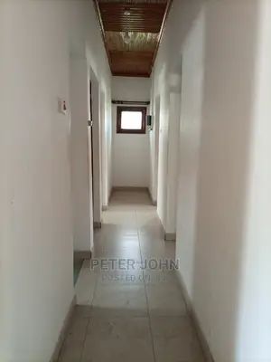 4bedrooms,Livingroom,Dinning,Kitchen,Master Public Toilet's