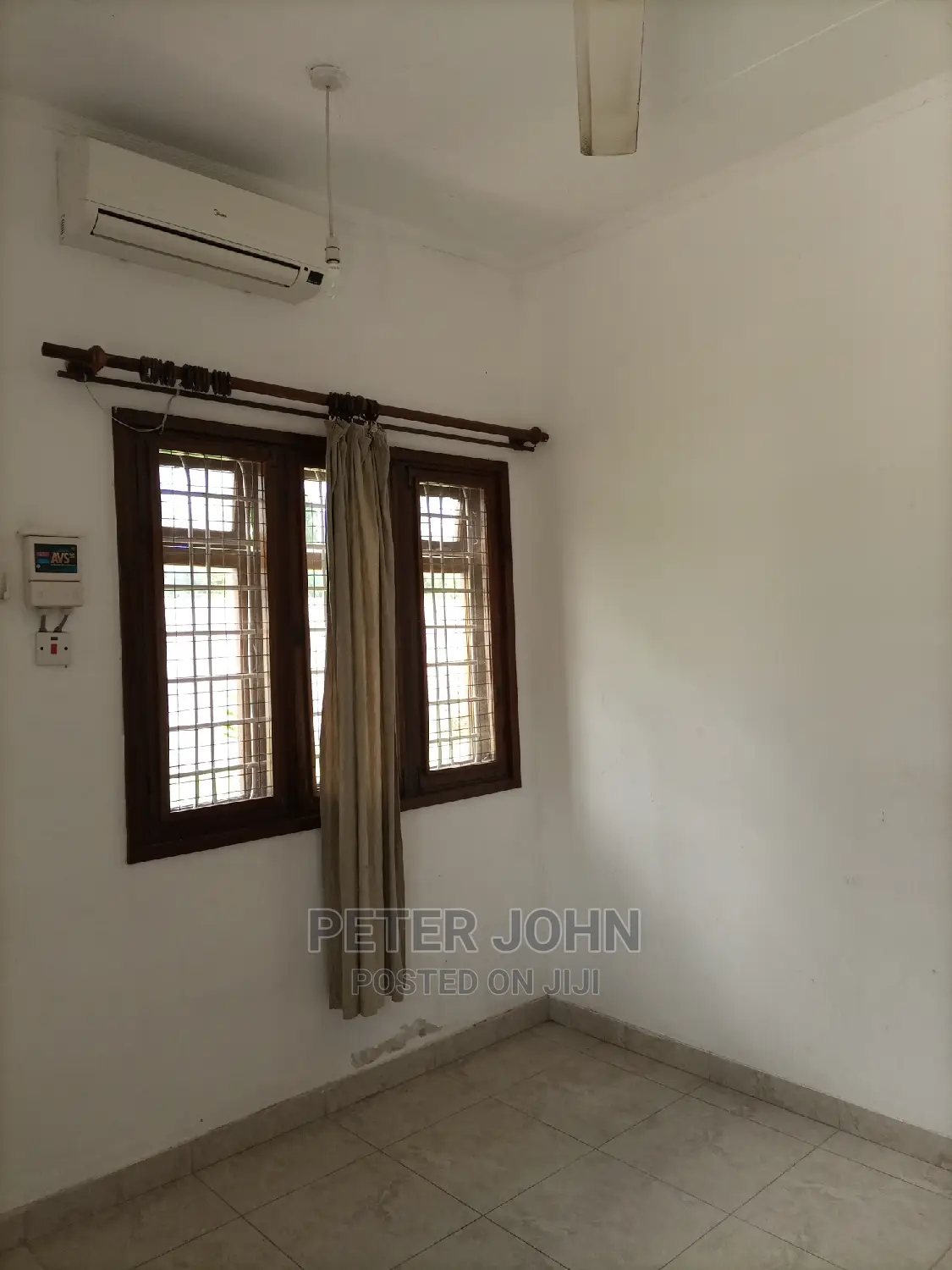 4bedrooms,Livingroom,Dinning,Kitchen,Master Public Toilet's