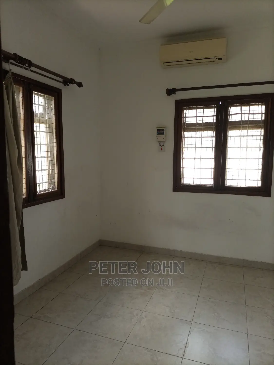 4bedrooms,Livingroom,Dinning,Kitchen,Master Public Toilet's