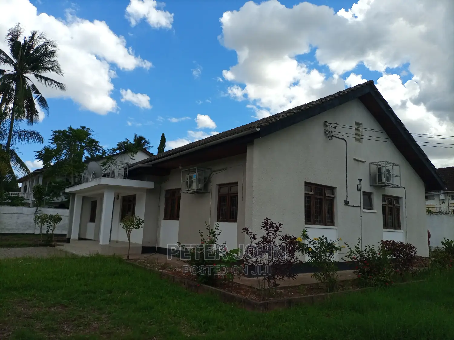 4bedrooms,Livingroom,Dinning,Kitchen,Master Public Toilet's