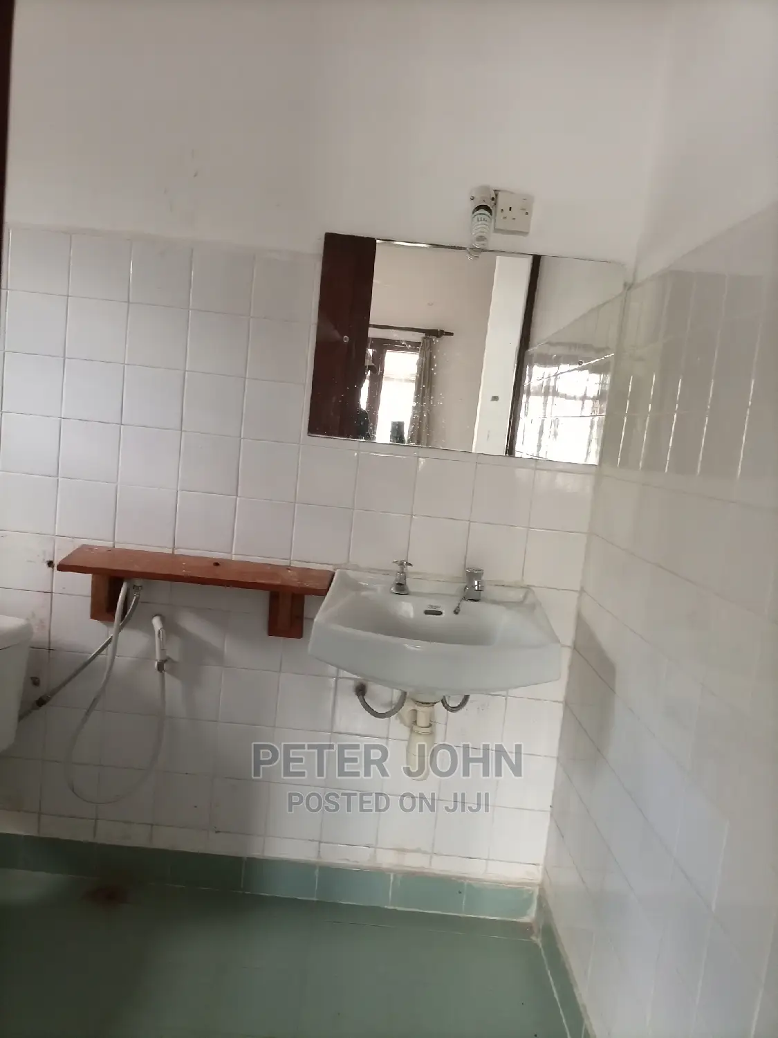 4bedrooms,Livingroom,Dinning,Kitchen,Master Public Toilet's
