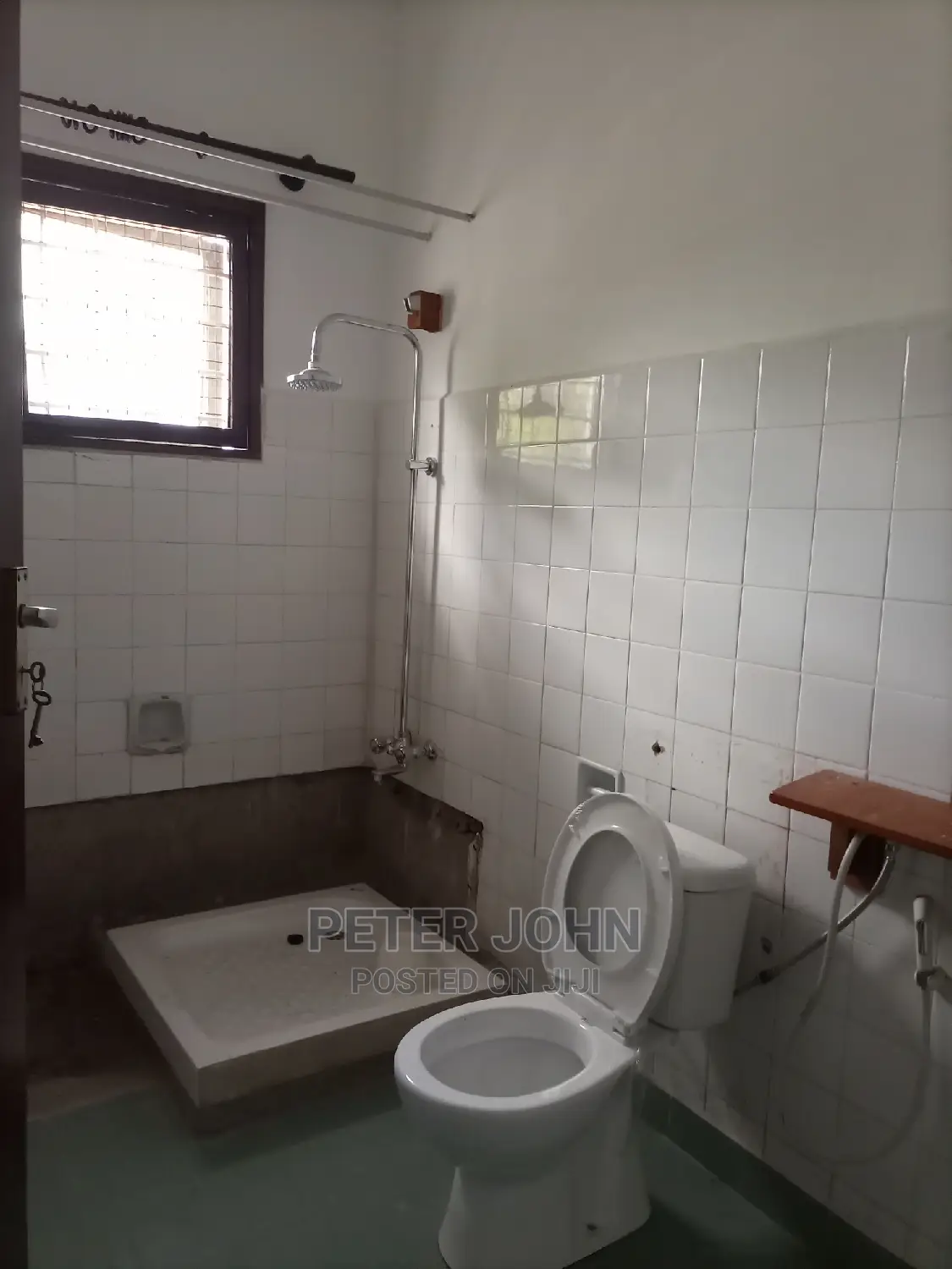4bedrooms,Livingroom,Dinning,Kitchen,Master Public Toilet's