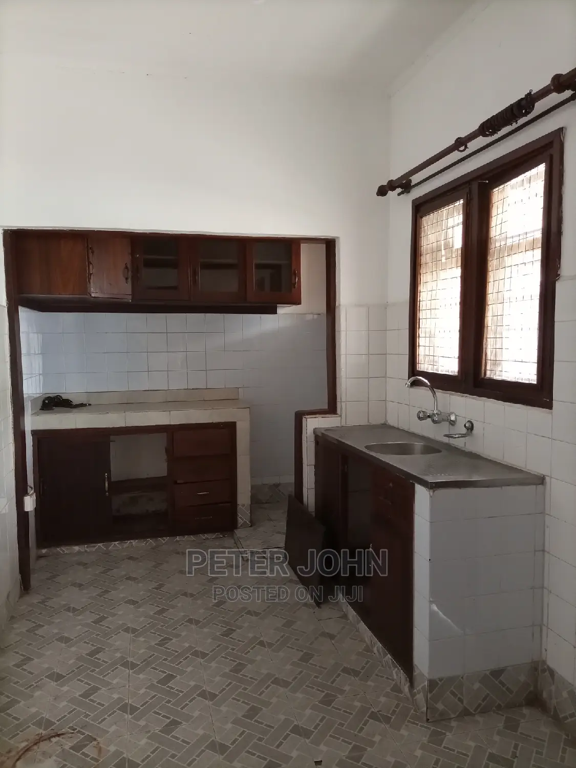 4bedrooms,Livingroom,Dinning,Kitchen,Master Public Toilet's