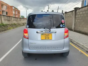 Toyota Ractis 2009 Silver