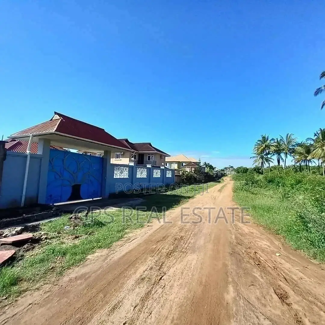 85mil ( Plot for Sale At