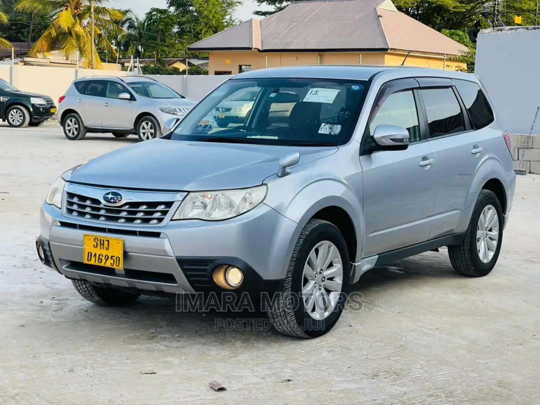 Subaru Forester 2011 Silver