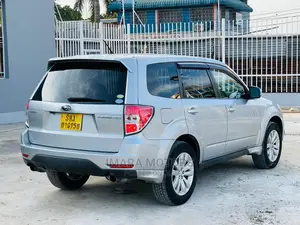 Subaru Forester 2011 Silver