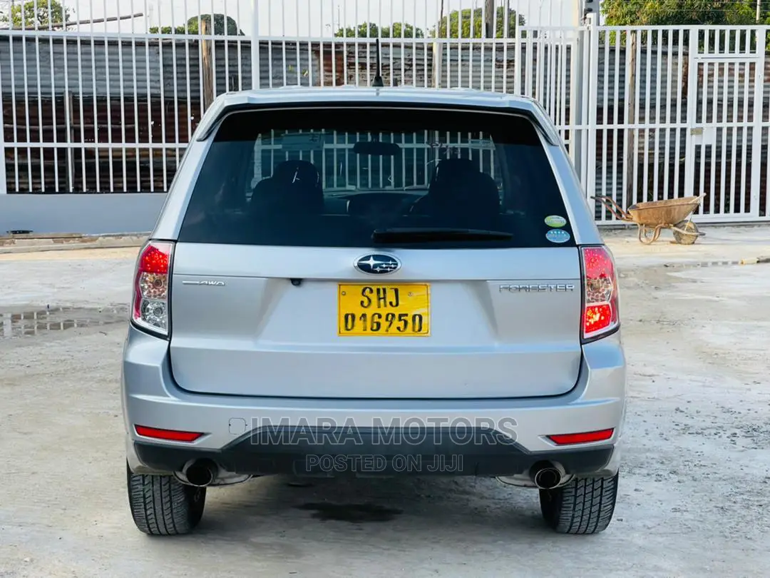Subaru Forester 2011 Silver