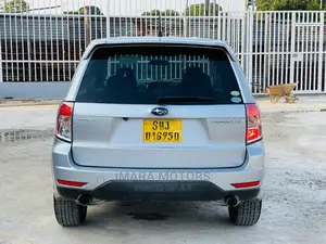 Subaru Forester 2011 Silver
