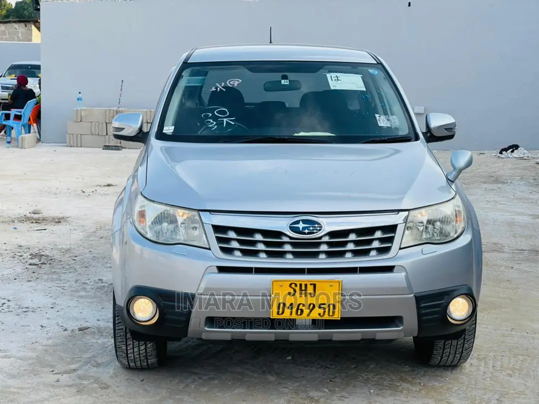 Subaru Forester 2011 Silver