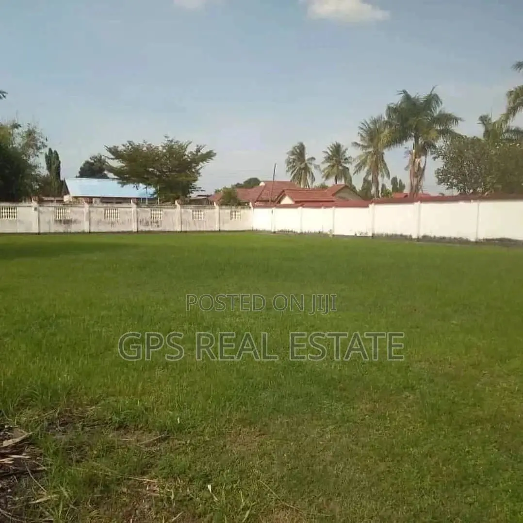 300mil ( Plot for Sale Mbezi Beach)#%