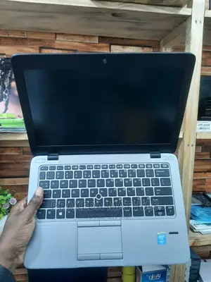 Laptop HP EliteBook 820 G2 4GB Intel Core I5 HDD 500GB