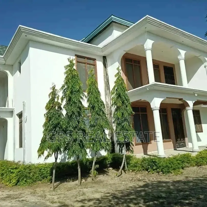 6 Bedrooms House for Sale in Evans Mansah, Kigamboni