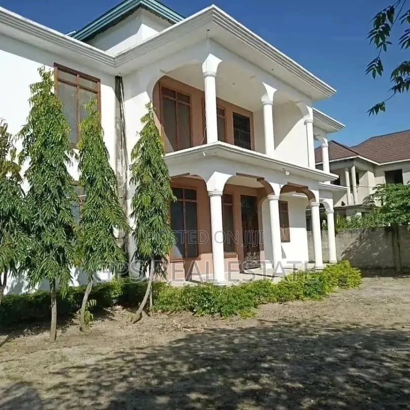 6 Bedrooms House for Sale in Evans Mansah, Kigamboni