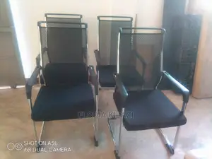 Chairs Viti,Vyakuvutia