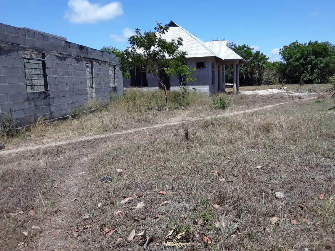 Kiwanja Kinauzwa Kigamboni