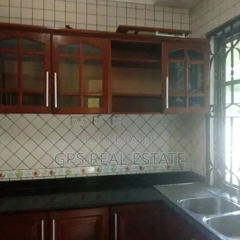 200mil( House for Sale at Goba)