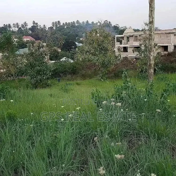 200mil (Land for Sale )