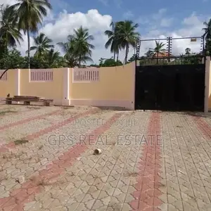4bdrm House in Evans Mansah, Kinondoni for Sale