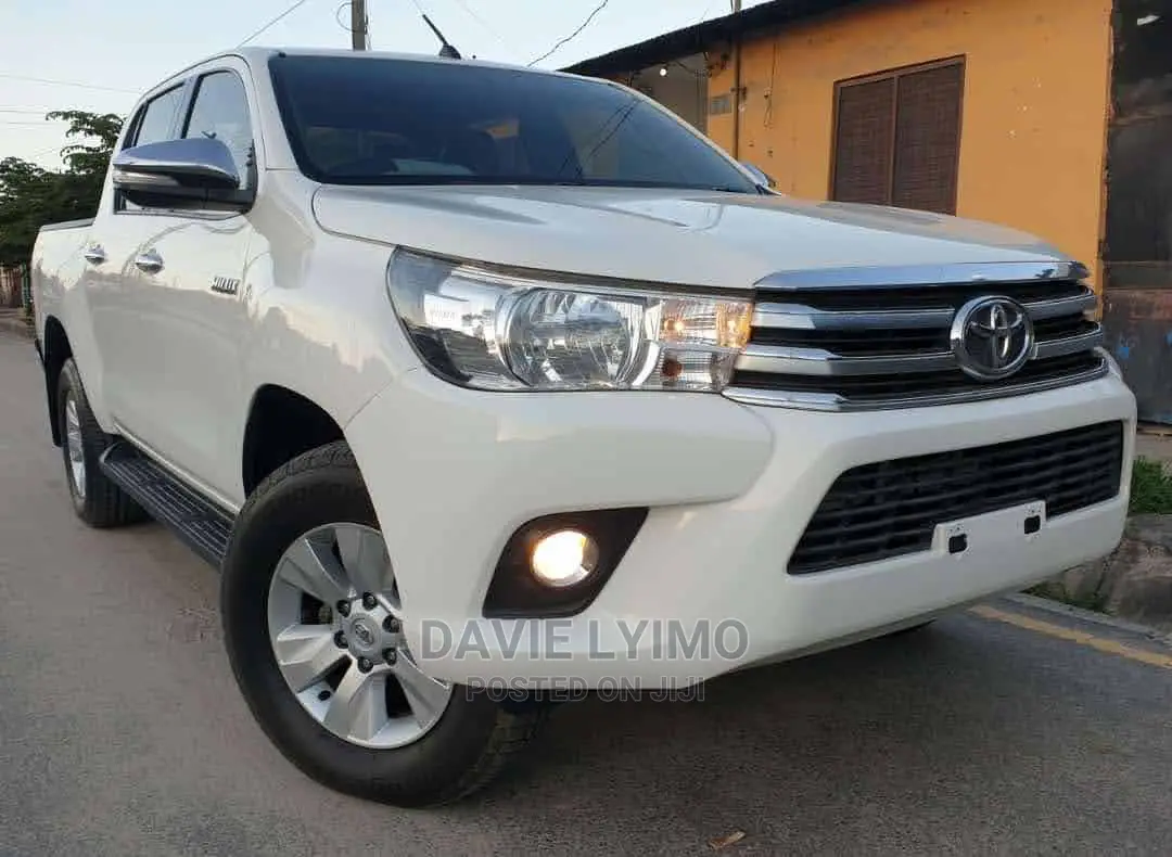 New Toyota Hilux 2016 White