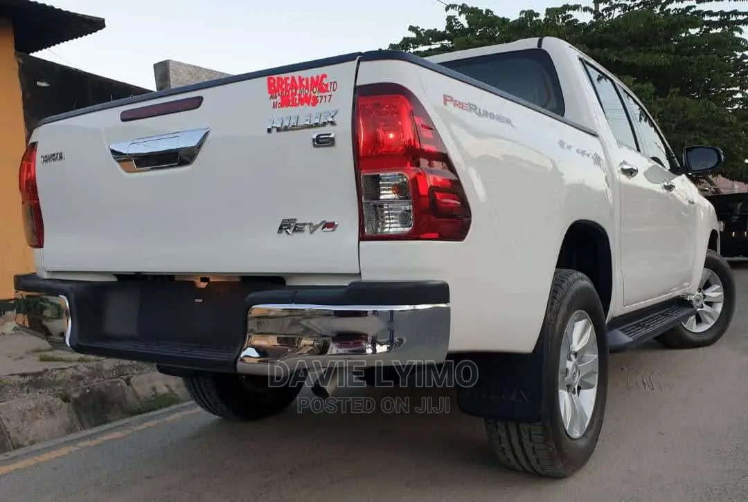 New Toyota Hilux 2016 White