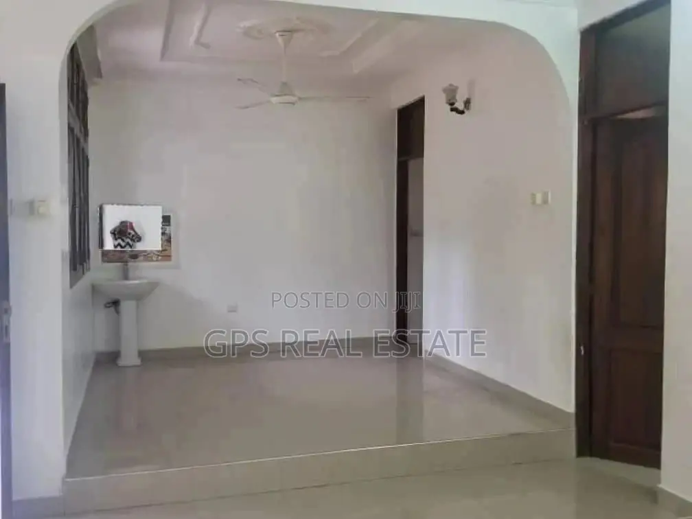 4bdrm House in Evans Mansah, Kinondoni for Sale