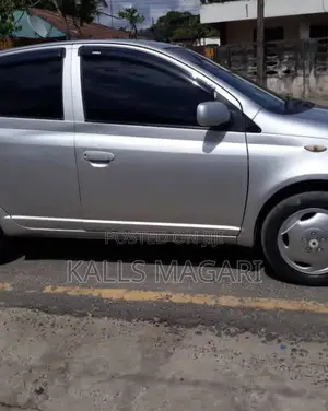 Toyota Vitz 2004 Gray