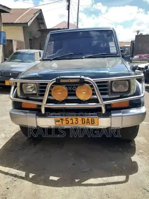 Toyota Land Cruiser 2004 Black