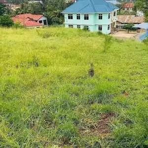 150mil ( Plot for Sale at Mbezi Beach Makonde )