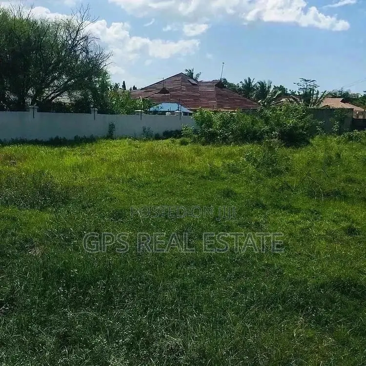 250mil ( Plot for Sale Mbezi Beach Rainbow)