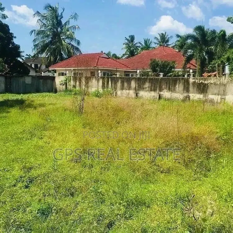 250mil ( Plot for Sale Mbezi Beach Rainbow)