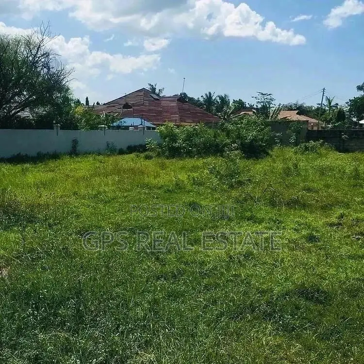 250mil ( Plot for Sale Mbezi Beach Rainbow)