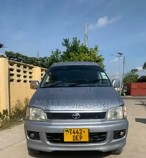 Toyota Noah 2001 Gray