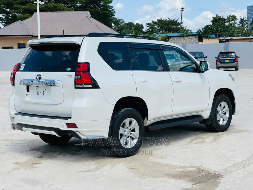Toyota Land Cruiser Prado 2019 White