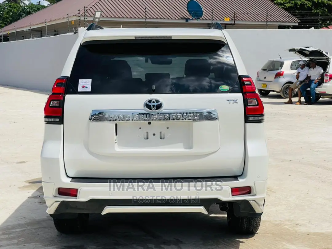 Toyota Land Cruiser Prado 2019 White