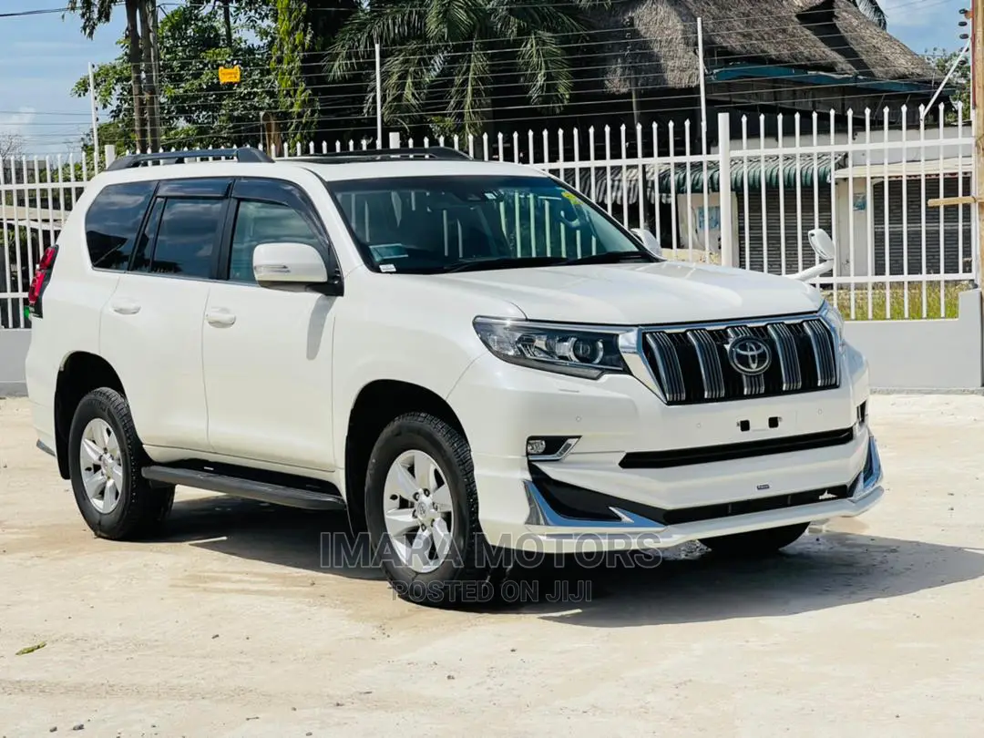 Toyota Land Cruiser Prado 2019 White