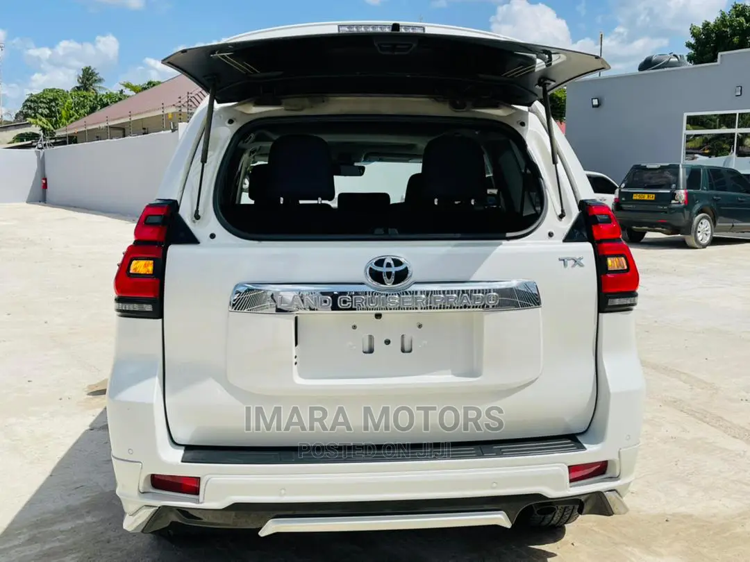 Toyota Land Cruiser Prado 2019 White