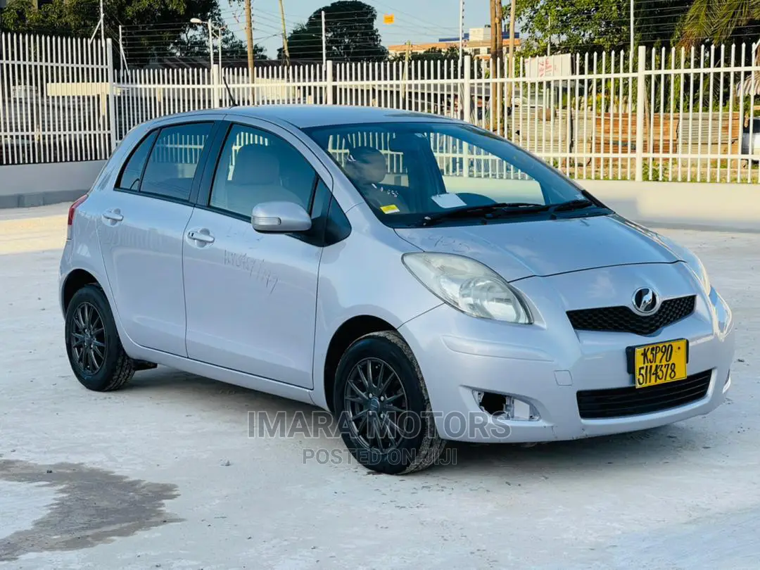 Toyota Vitz 2008 Gray