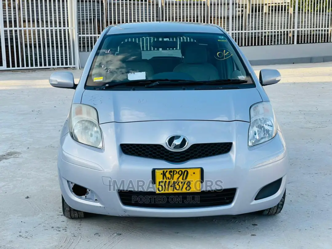Toyota Vitz 2008 Gray
