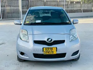 Toyota Vitz 2008 Gray