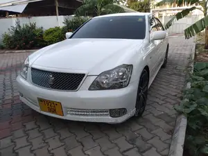 Toyota Crown 2004 White