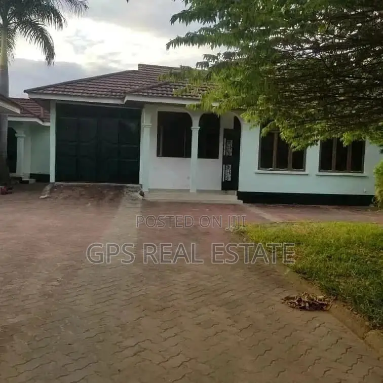 4bdrm House in Evans Mansah, Kinondoni for Sale