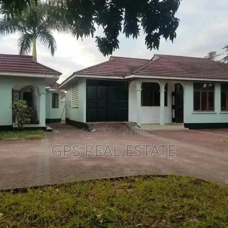 4bdrm House in Evans Mansah, Kinondoni for Sale