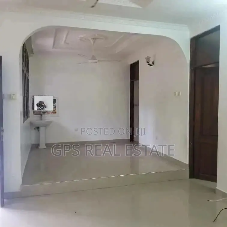 4bdrm House in Evans Mansah, Kinondoni for Sale