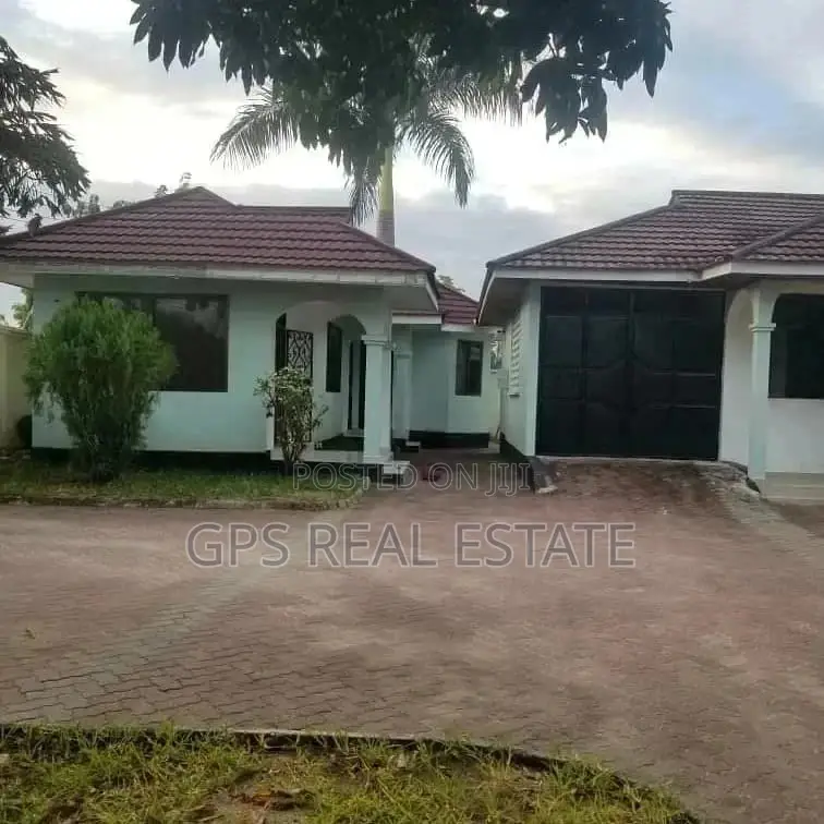 4bdrm House in Evans Mansah, Kinondoni for Sale