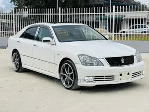 Toyota Crown 2006 White
